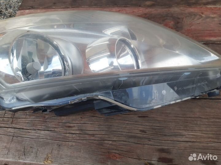 Фары на Опель Зафиру В,2008г