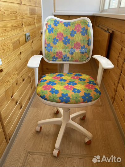 Детский компьютерный стул для девочки