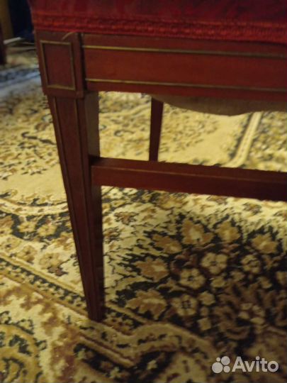 Антикварные стулья в отличном состоянии