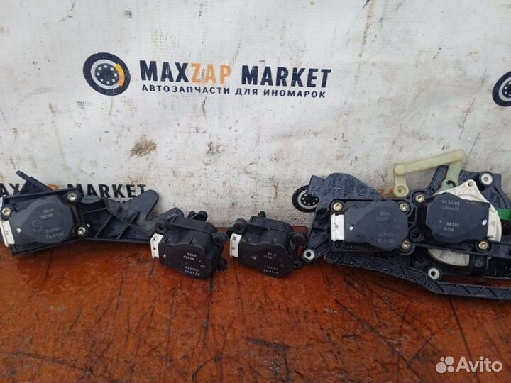 Сервопривод заслонок печки Volvo S80 седан 2.0