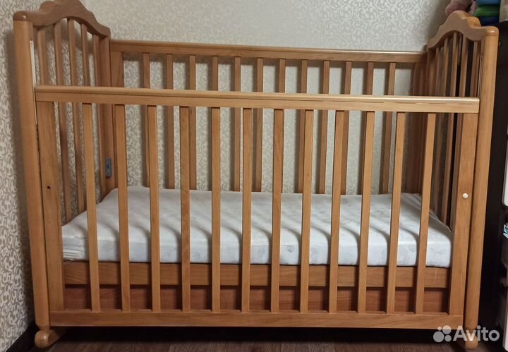 Детская кроватка