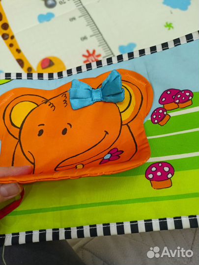 Книжка- игрушка/ бортик кроватки Tiny Love