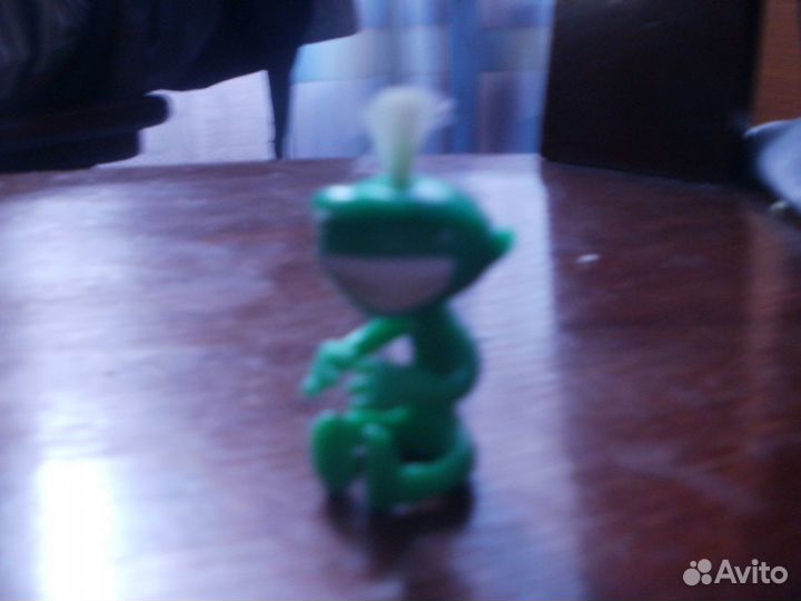 Много киндер -игрушек