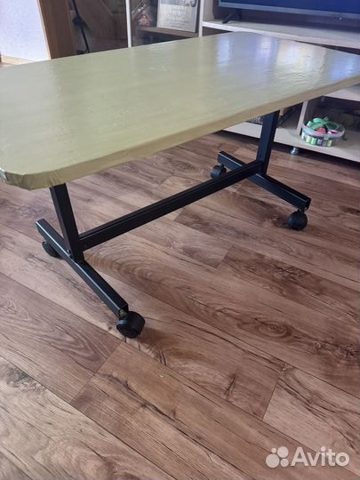 Журнальный столик