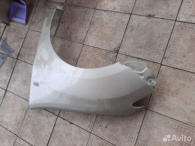 Переднее левое крыло на Renault logan 2