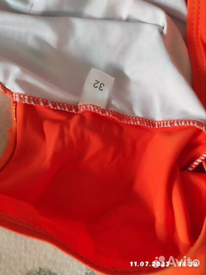 Купальники и шапочки на 7-9 лет