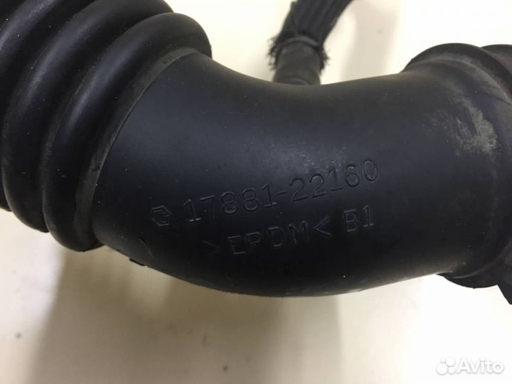 Патрубок воздушного фильтра Toyota Corolla E150 20