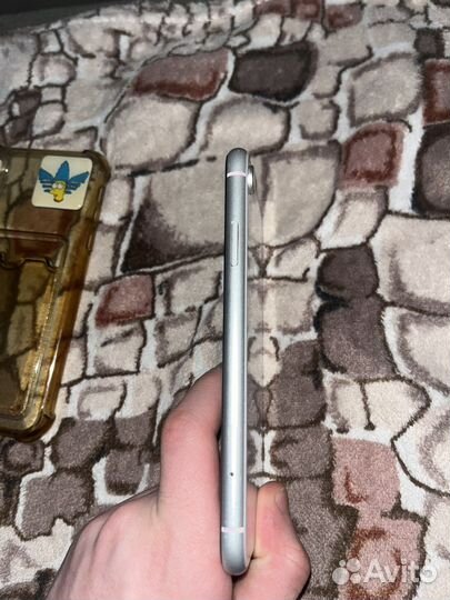Телефон iPhone xr