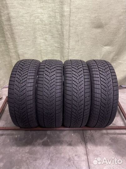 Goodyear UltraGrip Performance 215/55 R18