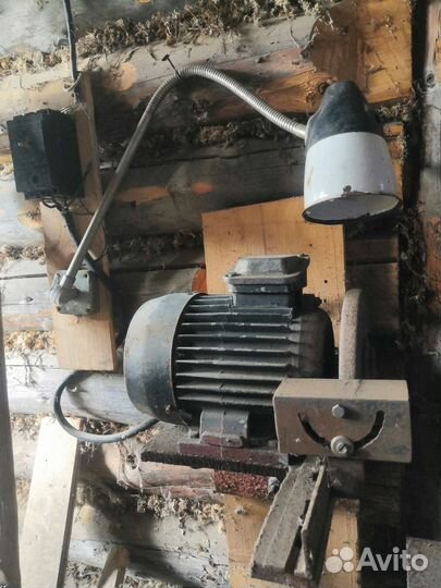 Электродвигатель (нождак)