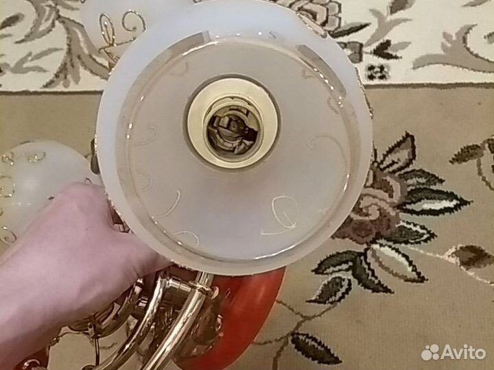 Люстра и светильник