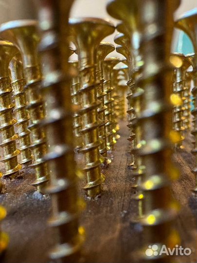 Деревянный массив с оцинкованными саморезами