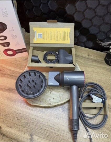 Фен Dyson Supersonic