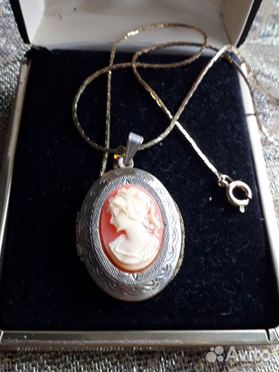 Кулон с секретом