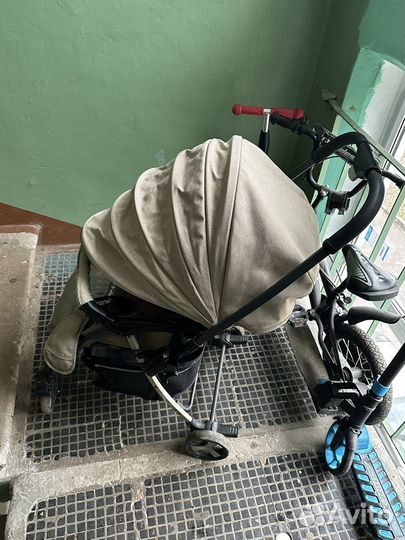 Прогулочная коляска