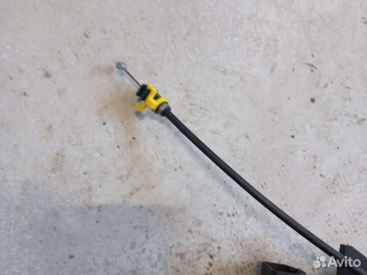 Замок багажника Volvo XC70 2