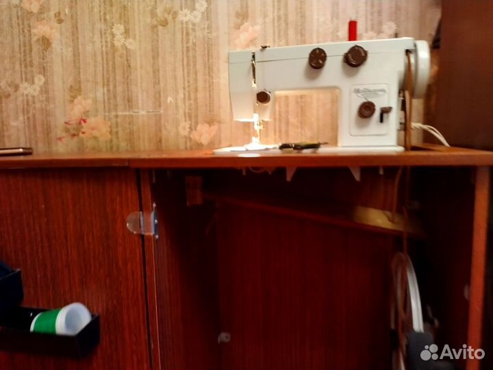 Швейная машина Чайка 143