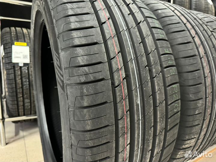 Tracmax X-Privilo RS01+ 265/35 R22