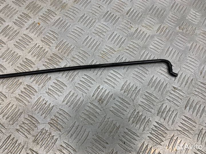 Б/У Держатель капота Volkswagen Polo 612 седан