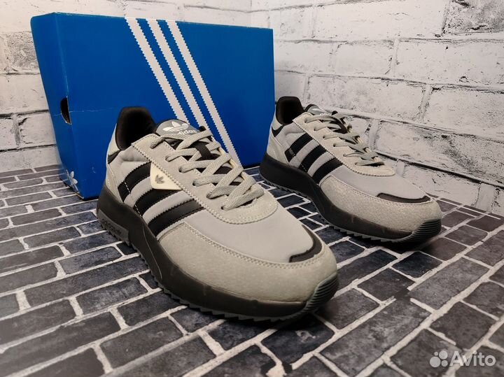 Кроссовки Adidas замшевые 44 - 28