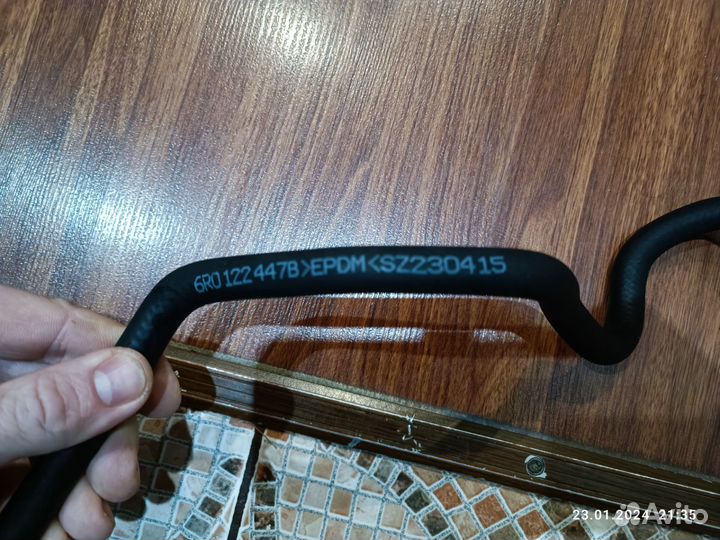 Патрубок системы охлаждения Фольксваген Поло