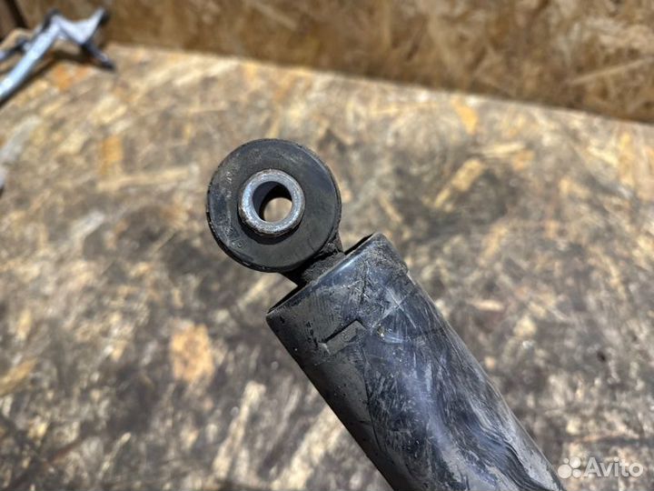 Амортизатор подвески задний Mercedes Vito 639 2.2