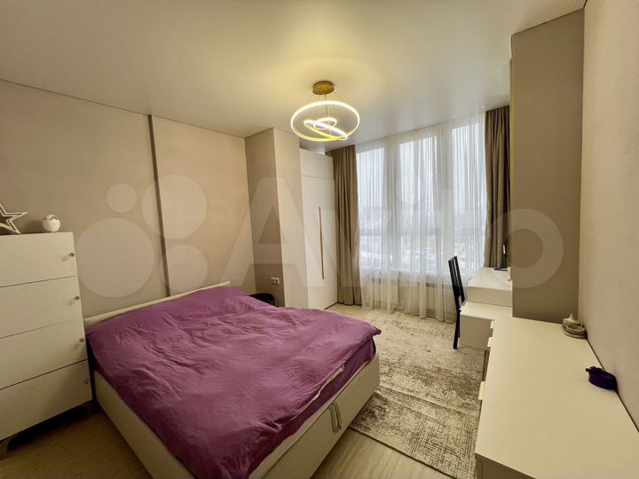 2-к. квартира, 60 м², 8/25 эт.