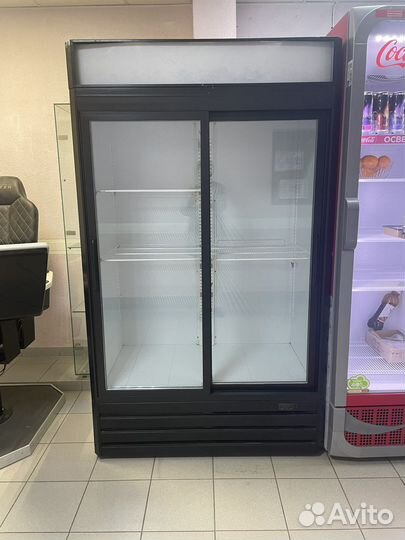 Холодильный шкаф витрина