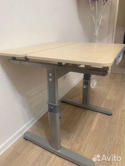 Письменный стол для школьника