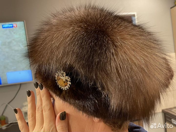 Женские меховые шапки