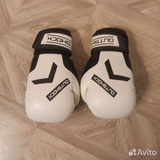 Боксерские перчатки 10 унций