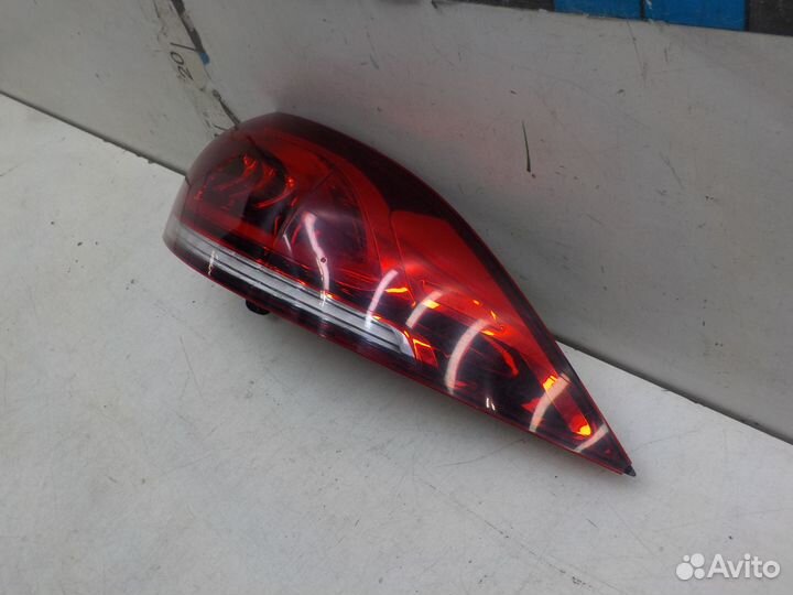 Фонарь задний наружный правый Mercedes-Benz GLE