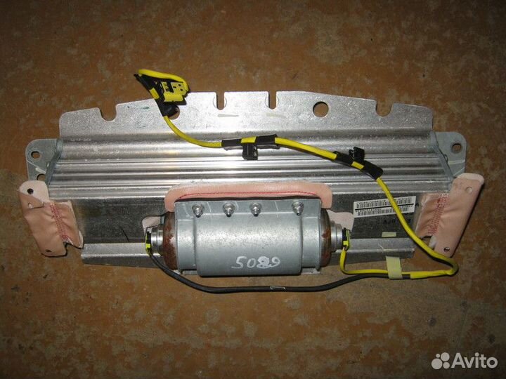 Подушка безопасности в торпеду BMW X5 E70