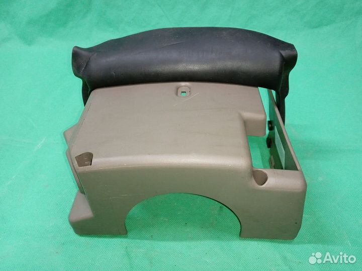 Dodge Caliber I кожух рулевой колонки нижний