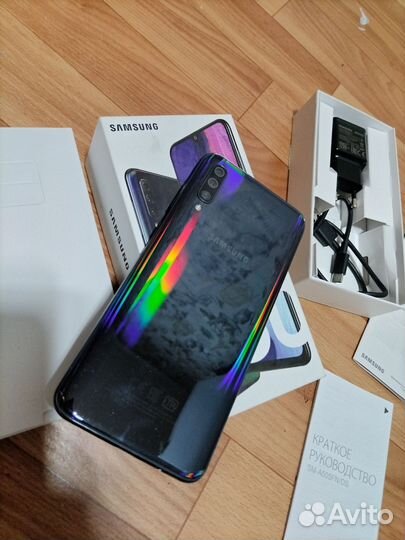 Samsung Galaxy A50, 4/64 ГБ