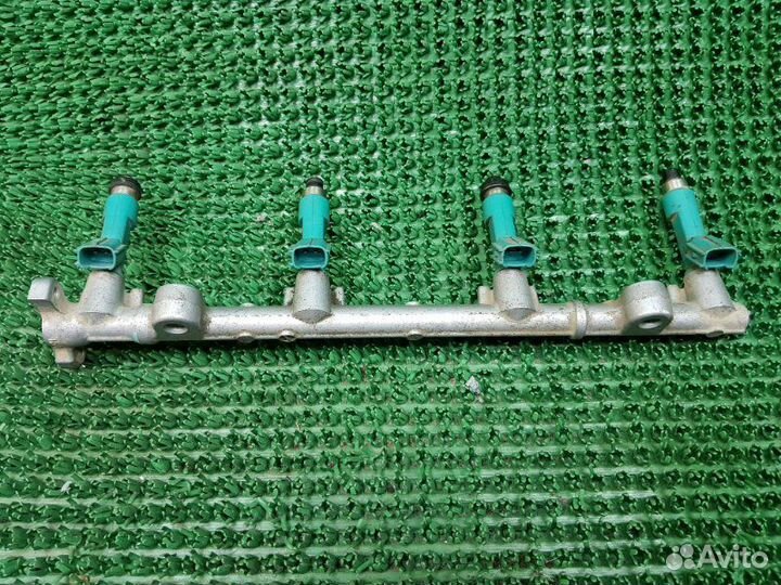 Топливная рампа с форсунками Toyota Camry XV30