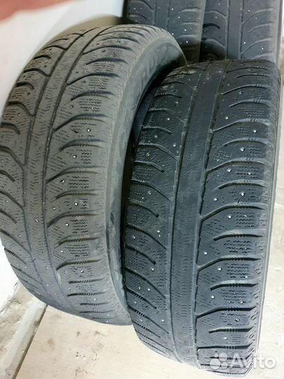 Bridgestone Ice Cruiser 7000 215/60 R17 100T