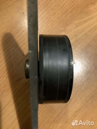 Приводной ремень и натяжной ролик на Renault