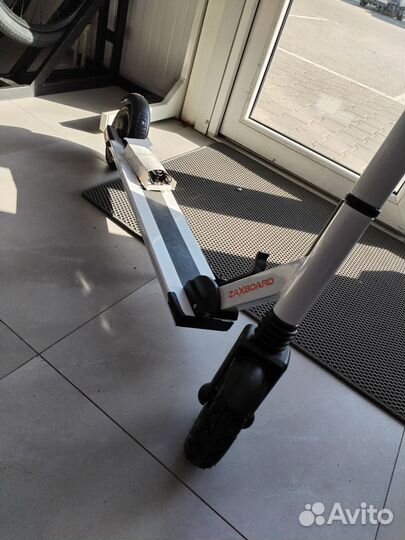 Электросамокат zaxboard