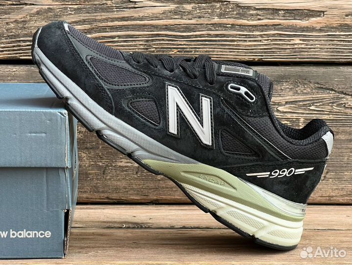 New Balance 990 v4 Black