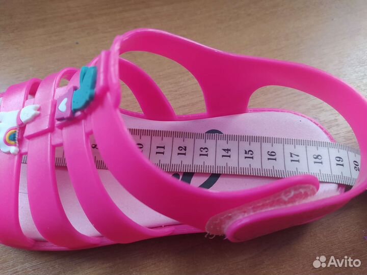 Сандали для девочки новые (30 р.)