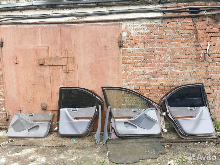 Дверь задняя правая Dodge Stratus 1