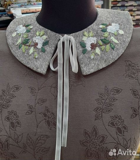 Воротник с вышивкой. Ручная работа