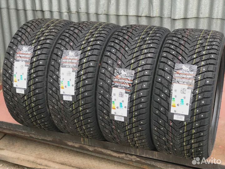 Arivo Ice Claw ARW7 255/35 R19 96T