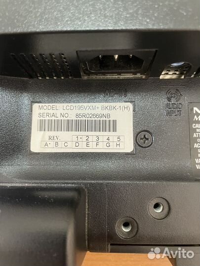 Монитор NEC MultiSync LCD195vxm+ +кронштейн