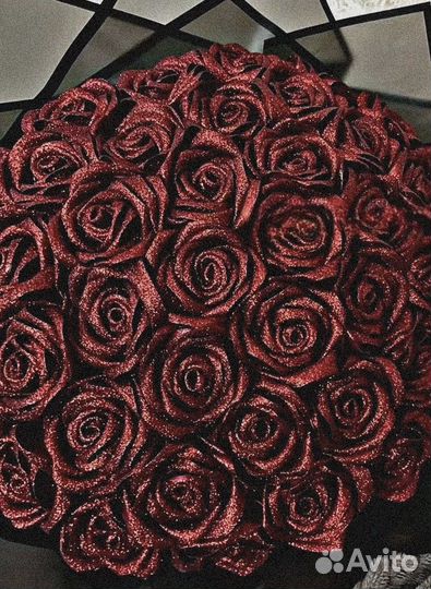 Розы из атласных лент с блестками