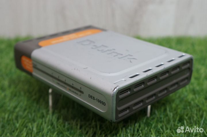 Коммутатор D-Link DES-1005D (9 штук)