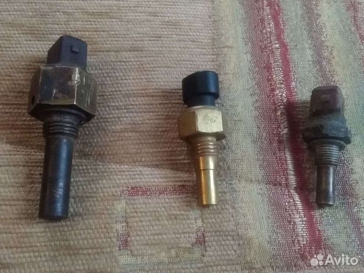 Реле масла/реле поворотов на audi 80 2B