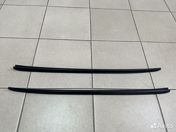 Молдинг лобового стекла левый/правый Lexus NX 200