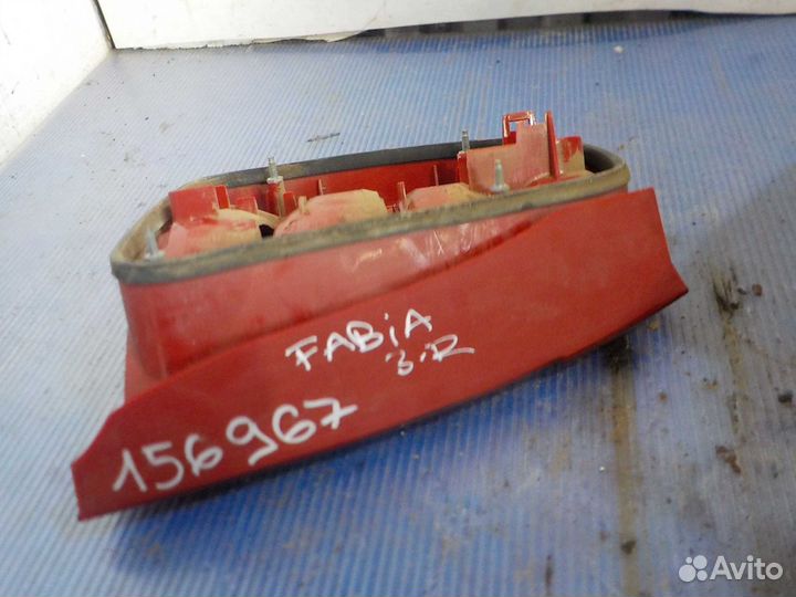 Фонарь задний правый skoda fabia